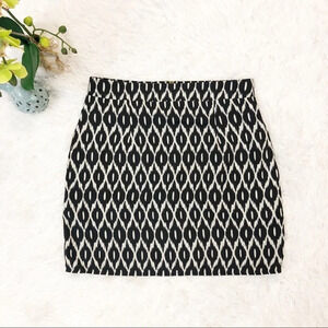 🍁 Annabella | Black & White Ikat Mini Skirt